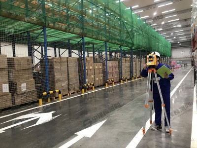 云南昆明饮料公司仓库货架安全检测现场案例图